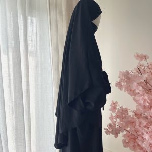 Khimar Farah Noir – Crêpe Nidha Royale, fluide et ajustable avec niqab intégré